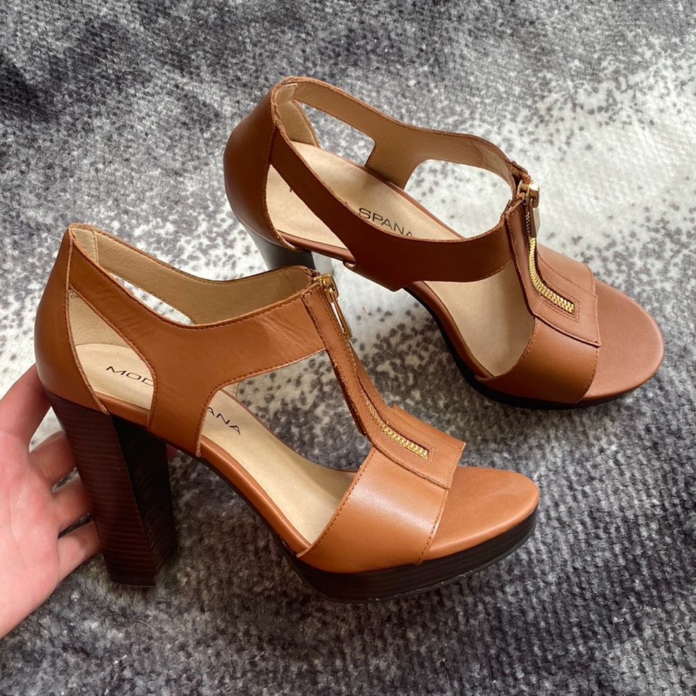 NWOT Moda Spana High Heels